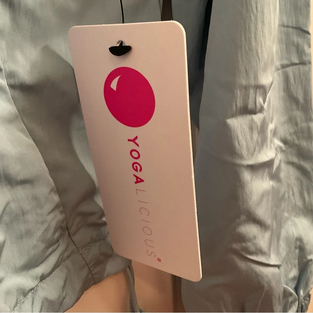 Yogalicious Radiant Andrea Half Zip Crop Jacket - NWT - Medium - Forget Me Not - Picture 6 of 9